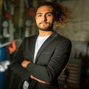 Ahmad Z. | Tutor in French, Physics | 13107283