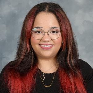 Sierra H. | Tutor in Essay Writing, Literature | 13826002