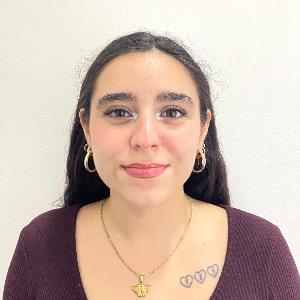 Alanis C. | Tutor in Essay Writing | 13170907