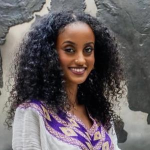 Melale H. | Tutor in Essay Writing | 13897860